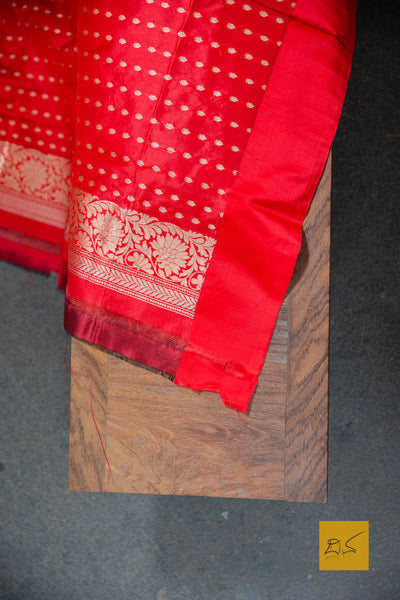 Indian wedding, festivals, handwoven saree for classical music singers, dancers, architects, saree connoisseurs, saree collectors, brides, bridesmaids. This is a pure katan silk saree which has a very soft drape and can be accessorised with diamonds, peals, precious stone jewellery depending on the occasion. Looks dressy with a gajra too. Traditional yet contemporary in its look.