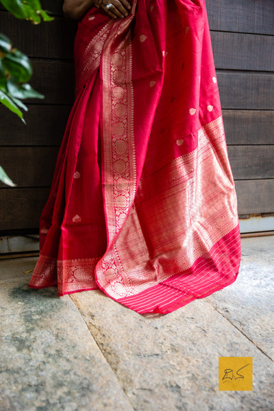 Best for weddings, muhurtams, receptions, parties, formal and informal gatherings, cocktails, music, concerts, dance performances, best for home makerss, corporate professionals, architects, musicians, dancers, performers, theatre artists, art lovers.