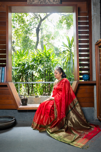 Best for weddings, muhurtams, receptions, parties, formal and informal gatherings, cocktails, music, concerts, dance performances, best for home makers, corporate professionals, architects, musicians, dancers, performers, theatre artists, art lovers.