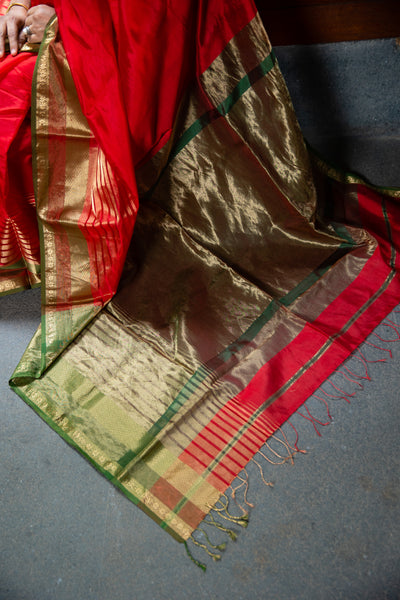 Best for weddings, muhurtams, receptions, parties, formal and informal gatherings, cocktails, music, concerts, dance performances, best for home makers, corporate professionals, architects, musicians, dancers, performers, theatre artists, art lovers.