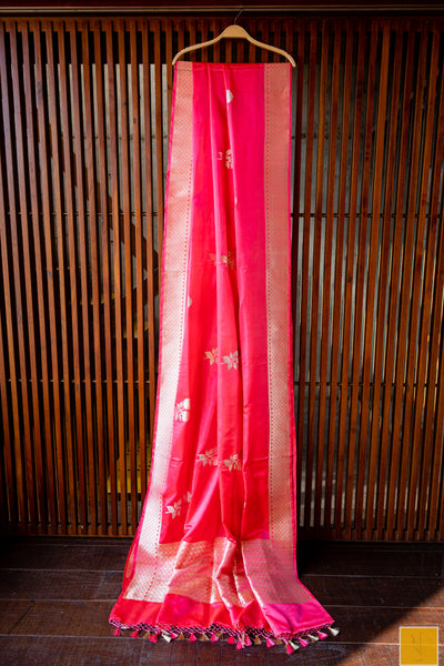 This is a gorgeous banarasi Mashru Handwoven saree with Kadhwa sona rupa buttas. New trend of Silk Dupatta designs, Silk Dupatta for artists, art lovers, architects, dupatta lovers, Dupatta connoisseurs, musicians, dancers, doctors, Silk dupatta, indian dupatta images, latest dupattas with price, only dupatta images, new Silk dupatta design.