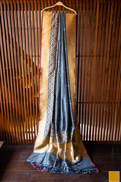 This is a gorgeous Banarasi katan silk handwoven saree with paithani muniya border and intricate kadhwa weave and meenakari buttas. New trend of Silk Saree designs, Silk Saree for artists, art lovers, architects, saree lovers, Saree connoisseurs, musicians, dancers, doctors, Silk Saree, indian saree images, latest sarees with price, only saree images, new Silk saree design.