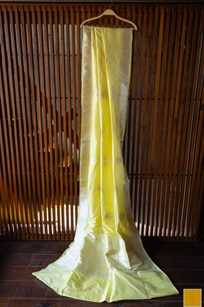 This is a beautiful Banarasi katan silk handwoven saree with kadhwa sona rupa buttas. Traditional yet contemporary in it's look. Indian wedding, festivals, handwoven saree for classical music singers, dancers, architects, saree connoisseurs, saree collectors, brides, bridesmaids.