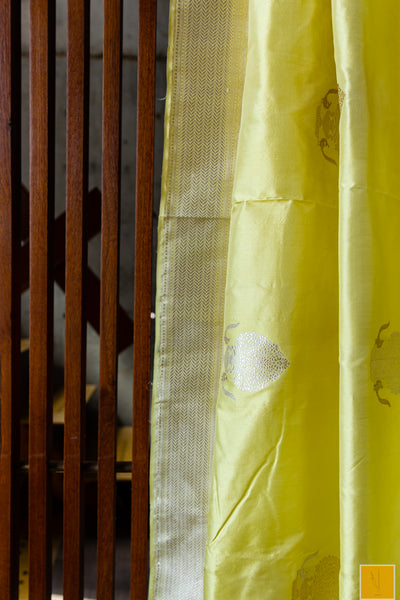This is a beautiful Banarasi katan silk handwoven saree with kadhwa sona rupa buttas. Traditional yet contemporary in it's look. Indian wedding, festivals, handwoven saree for classical music singers, dancers, architects, saree connoisseurs, saree collectors, brides, bridesmaids.