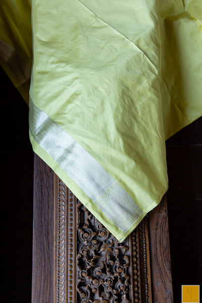 This is a beautiful Banarasi katan silk handwoven saree with kadhwa sona rupa buttas. Traditional yet contemporary in it's look. Indian wedding, festivals, handwoven saree for classical music singers, dancers, architects, saree connoisseurs, saree collectors, brides, bridesmaids.