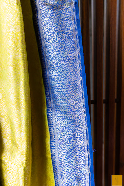 This is a beautiful Banarasi khimkhab katan silk handwoven saree. Traditional yet contemporary in it's look. Indian wedding, festivals, handwoven saree for classical music singers, dancers, architects, saree connoisseurs, saree collectors, brides, bridesmaids.