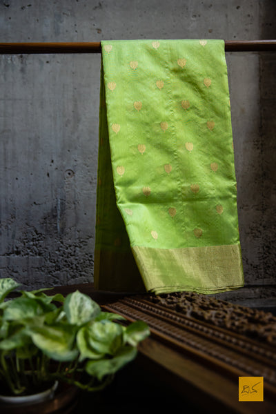 Best for both formal and informal occasions, sangeet, mehendi, cocktails, parties, music concerts, dance concerts, dramas and many more