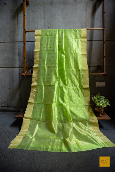 Best for both formal and informal occasions, sangeet, mehendi, cocktails, parties, music concerts, dance concerts, dramas and many more
