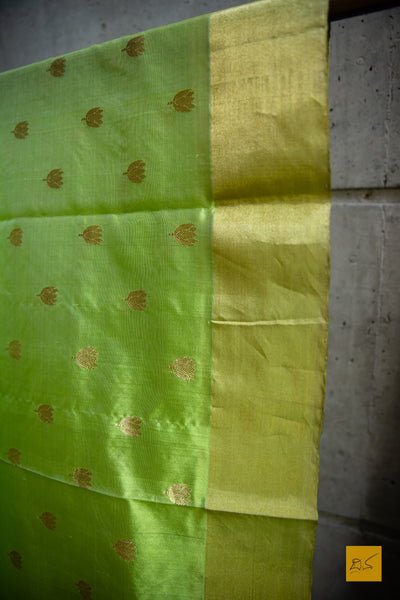 Best for both formal and informal occasions, sangeet, mehendi, cocktails, parties, music concerts, dance concerts, dramas and many more
