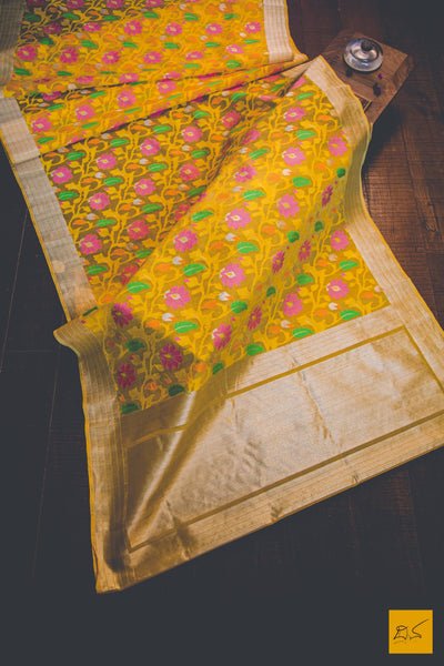 This wonderful Banarasi Kora Silk Organza Handwoven Saree  with chaurera jaal. New trend of Banarasi Saree designs, Banarasi Saree for artists, art lovers, architects, saree lovers, Saree connoisseurs, musicians, dancers, doctors, Banarasi silk saree, indian saree images, latest sarees with price, only saree images, new Banarasi saree design.