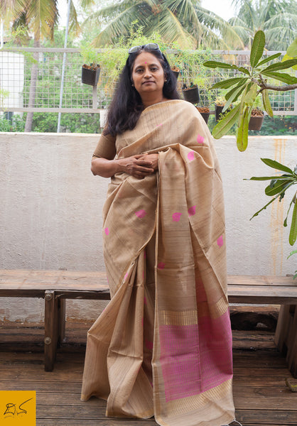 A magnificent pure tussar silk handwoven saree with zari border and zari, silk woven pallu. New trend of Tussar Silk Saree designs, Tussar Silk Saree for artists, art lovers, architects, saree lovers, Saree connoisseurs, musicians, dancers, doctors, Tussar silk saree, indian saree images, latest sarees with price, only saree images, new Tussar Silk saree design.