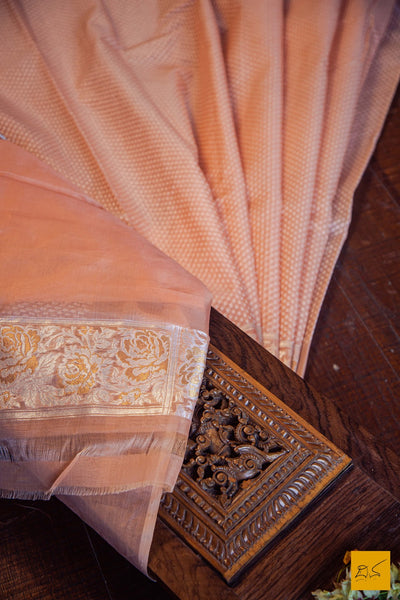 A lovely banarasi kora silk organza handwoven saree with white cut work buttas and exquisitely woven sona rupa border, pallu. Elegant and classy. New trend of Banarasi Saree designs, Banarasi Saree for artists, art lovers, architects, saree lovers, Saree connoisseurs, musicians, dancers, doctors, Banarasi silk saree, indian saree images, latest sarees with price, only saree images, new Banarasi saree design.