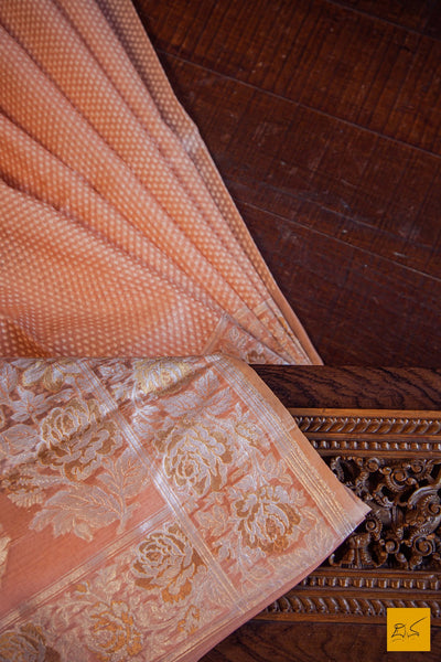 A lovely banarasi kora silk organza handwoven saree with white cut work buttas and exquisitely woven sona rupa border, pallu. Elegant and classy. New trend of Banarasi Saree designs, Banarasi Saree for artists, art lovers, architects, saree lovers, Saree connoisseurs, musicians, dancers, doctors, Banarasi silk saree, indian saree images, latest sarees with price, only saree images, new Banarasi saree design.