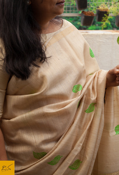 A magnificent pure tussar silk handwoven saree with zari border and zari, silk woven pallu. New trend of Tussar Silk Saree designs, Tussar Silk Saree for artists, art lovers, architects, saree lovers, Saree connoisseurs, musicians, dancers, doctors, Tussar silk saree, indian saree images, latest sarees with price, only saree images, new Tussar Silk saree design.
