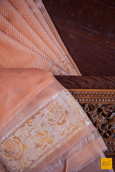 A lovely banarasi kora silk organza handwoven saree with white cut work buttas and exquisitely woven sona rupa border, pallu. Elegant and classy. New trend of Banarasi Saree designs, Banarasi Saree for artists, art lovers, architects, saree lovers, Saree connoisseurs, musicians, dancers, doctors, Banarasi silk saree, indian saree images, latest sarees with price, only saree images, new Banarasi saree design.