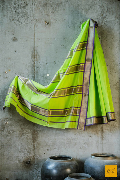 green maheshwari traditional saree online with price, Maheshwari Saree for artists, art lovers, architects, saree lovers, Saree connoisseurs, musicians, dancers, doctors, maheshwari silk cotton saree, indian saree images, latest sarees with price, only saree images, new maheshwari saree design 2020
