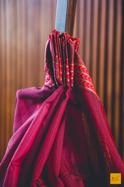This is a wonderful Maheshwari Silk Cotton handwoven saree. New trend of Maheshwari Silk Cotton saree designs, Maheshwari Silk Cotton saree for artists, art lovers, architects, saree lovers, saree connoisseurs, musicians, dancers, doctors, Maheshwari Silk Cotton Katan silk saree, indian saree images, latest sarees with price, only saree images, new Maheshwari Silk Cotton saree design.