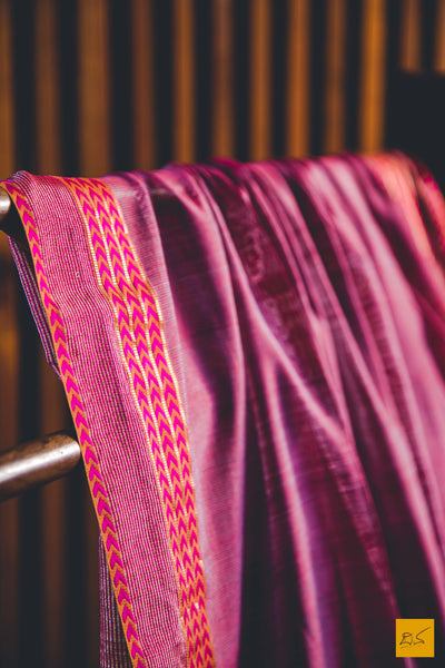 This is a wonderful Maheshwari Silk Cotton handwoven saree. New trend of Maheshwari Silk Cotton saree designs, Maheshwari Silk Cotton saree for artists, art lovers, architects, saree lovers, saree connoisseurs, musicians, dancers, doctors, Maheshwari Silk Cotton Katan silk saree, indian saree images, latest sarees with price, only saree images, new Maheshwari Silk Cotton saree design.