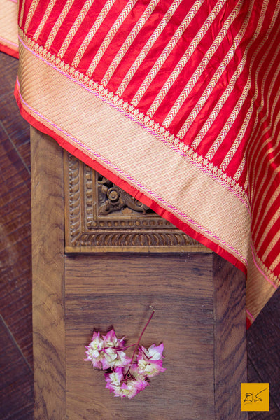 Indian wedding, festivals, handwoven saree for classical music singers, dancers, architects, saree connoisseurs, saree collectors, brides, bridesmaids. This is a pure katan silk saree which has a very soft drape and can be accessorised with diamonds, peals, precious stone jewellery depending on the occasion. Looks dressy with a gajra too. Traditional yet contemporary in its look.