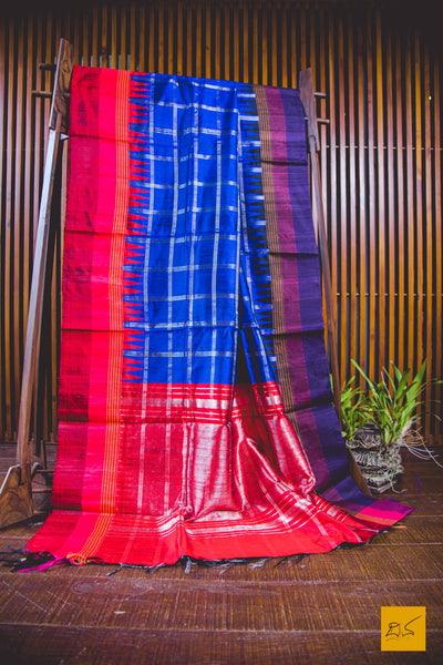 Indian wedding, festivals, handwoven saree for classical music singers, dancers, architects, saree connoisseurs, saree collectors, brides, bridesmaids. This is a pure raw (dupion)silk  saree which has a very soft drape and can be accessorised with diamonds, peals, precious stone jewellery depending on the occasion. Looks dressy with a gajra too. Traditional yet contemporary in its look.