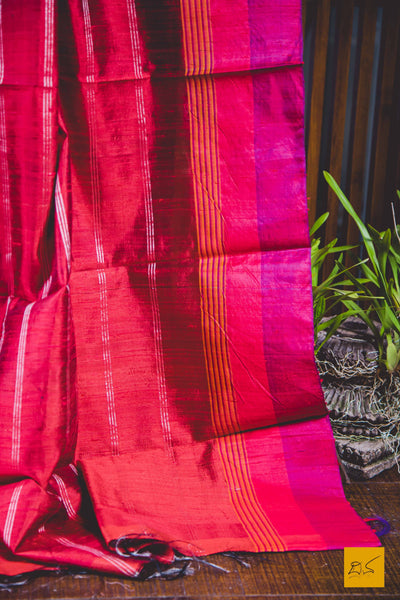 Indian wedding, festivals, handwoven saree for classical music singers, dancers, architects, saree connoisseurs, saree collectors, brides, bridesmaids. This is a pure raw (dupion)silk  saree which has a very soft drape and can be accessorised with diamonds, peals, precious stone jewellery depending on the occasion. Looks dressy with a gajra too. Traditional yet contemporary in its look.