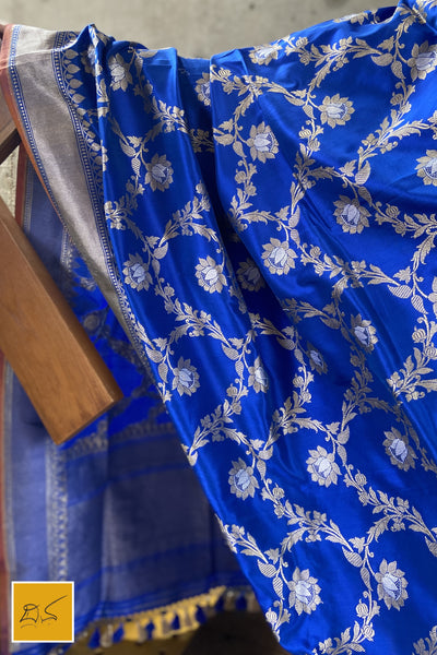 This is a gorgeous a blue banarasi katan silk handwoven dupatta with kadhwa meenakari buttas. New trend of Silk Dupatta designs, Silk Dupatta for artists, art lovers, architects, dupatta lovers, Dupatta connoisseurs, musicians, dancers, doctors, Silk dupatta, indian dupatta images, latest dupattas with price, only dupatta images, new Silk dupatta design.