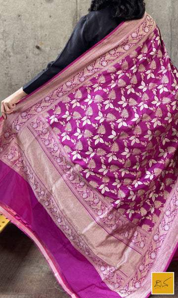 This is a gorgeous a pink banarasi katan silk handwoven dupatta with kadhwa meenakari buttas. New trend of Silk Dupatta designs, Silk Dupatta for artists, art lovers, architects, dupatta lovers, Dupatta connoisseurs, musicians, dancers, doctors, Silk dupatta, indian dupatta images, latest dupattas with price, only dupatta images, new Silk dupatta design.