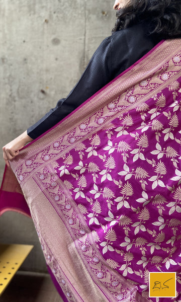 This is a gorgeous a pink banarasi katan silk handwoven dupatta with kadhwa meenakari buttas. New trend of Silk Dupatta designs, Silk Dupatta for artists, art lovers, architects, dupatta lovers, Dupatta connoisseurs, musicians, dancers, doctors, Silk dupatta, indian dupatta images, latest dupattas with price, only dupatta images, new Silk dupatta design.