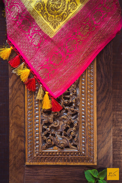 This is a gorgeous banarasi munga dupatta with mustard yellow and red body. New trend of munga Silk dupatta designs, munga Silk dupatta for artists, art lovers, architects, dupatta lovers, dupatta connoisseurs, musicians, dancers, doctors, munga Silk dupatta, indian dupatta images, latest dupattas with price, only dupatta images, new munga silk dupatta design.
