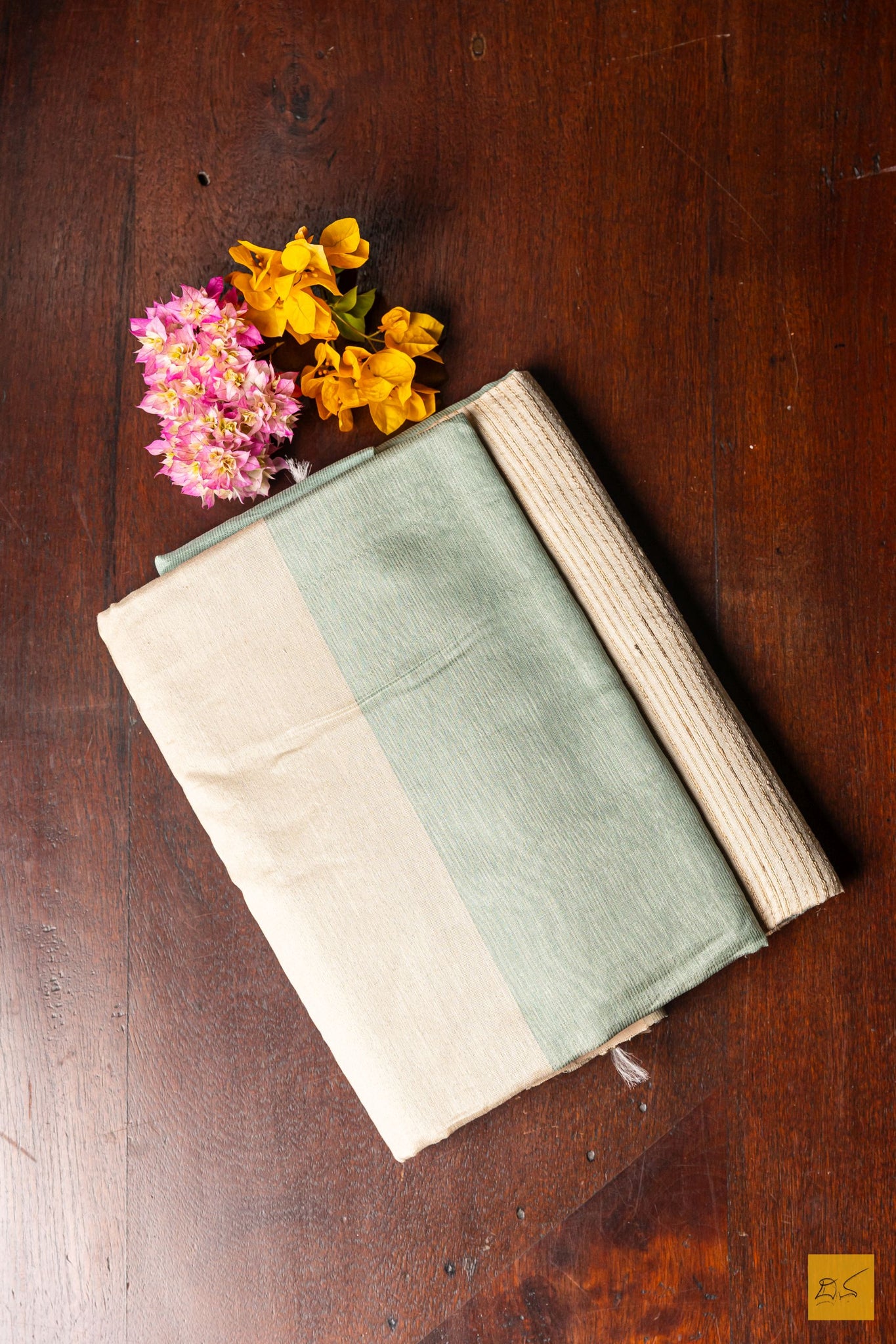 Devika- Green Maheshwari Silk Cotton Handwoven Saree