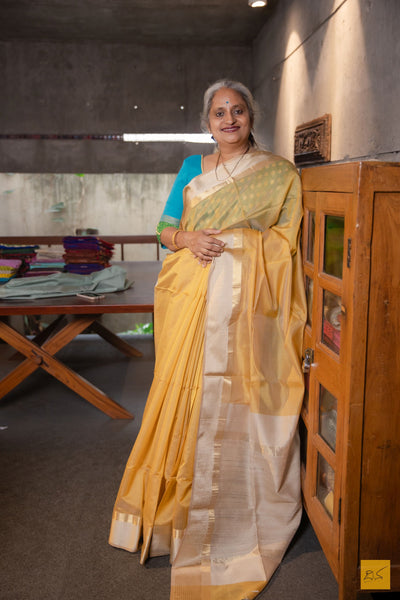 Uma- Golden Maheshwari Silk Cotton Handwoven Saree