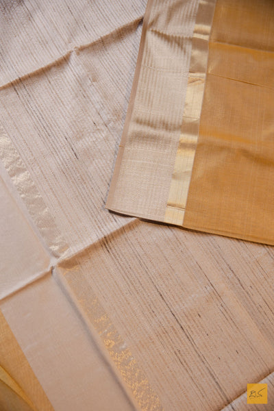 Uma- Golden Maheshwari Silk Cotton Handwoven Saree