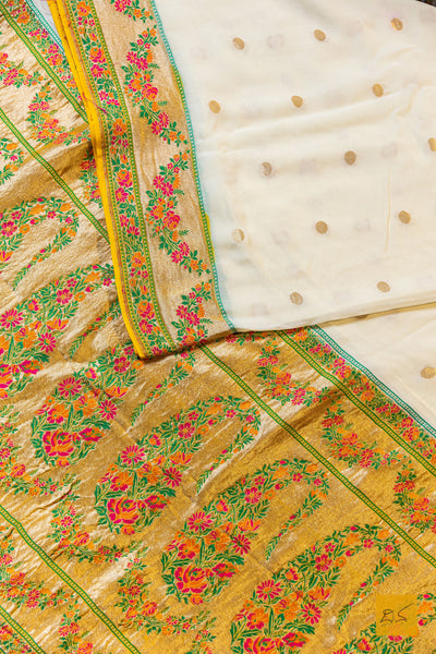 Thripureshwari- Off White Banarasi Georgette Handwoven Saree