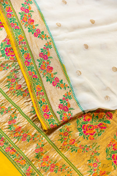 Thripureshwari- Off White Banarasi Georgette Handwoven Saree