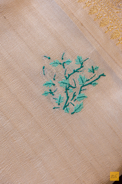 Nisha- Off White Banarasi Tusser Silk Handwoven Saree