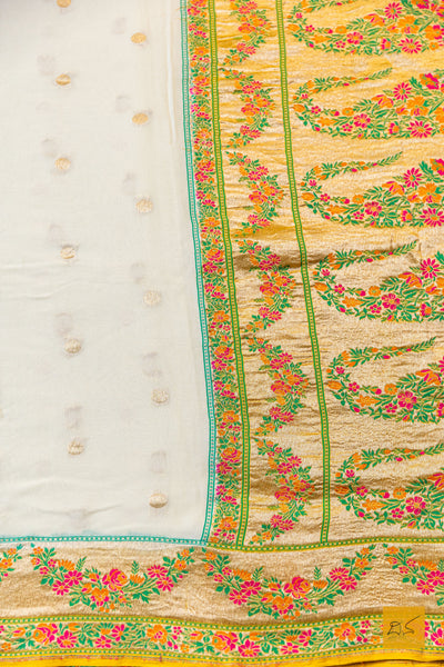 Thripureshwari- Off White Banarasi Georgette Handwoven Saree