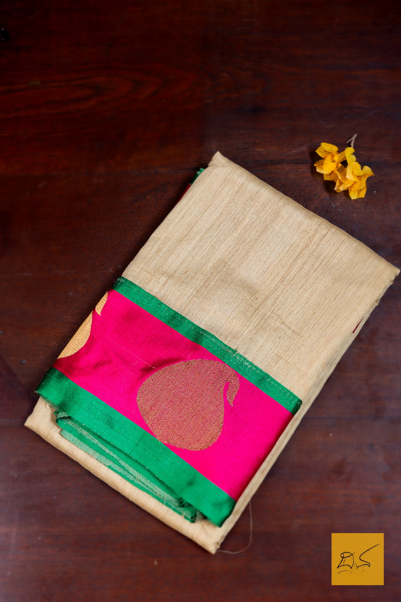 Roopavathi- Beige Banarasi Tussar Silk Cotton Handwoven Saree