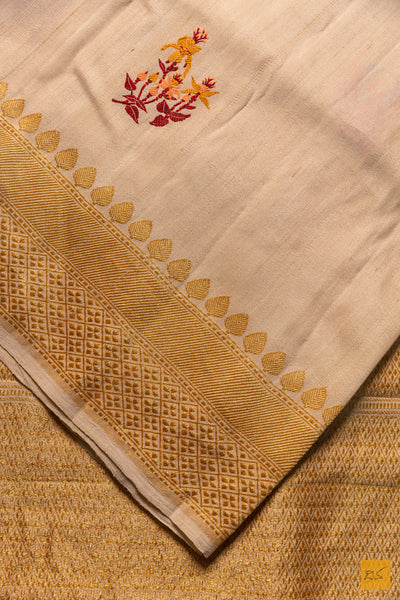Vineetha- Off White Banarasi Tusser Silk Handwoven Saree