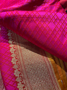 Pink-red Banarasi Tanchoi Handwoven Saree