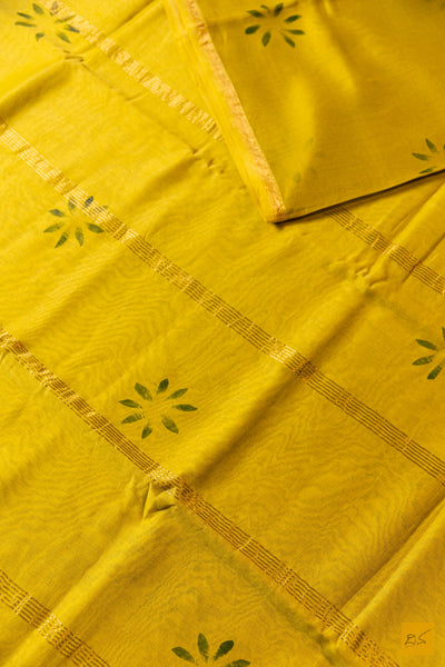 Alaka- Yellow Maheshwari Hand Painted Silk Cotton Handwoven Saree