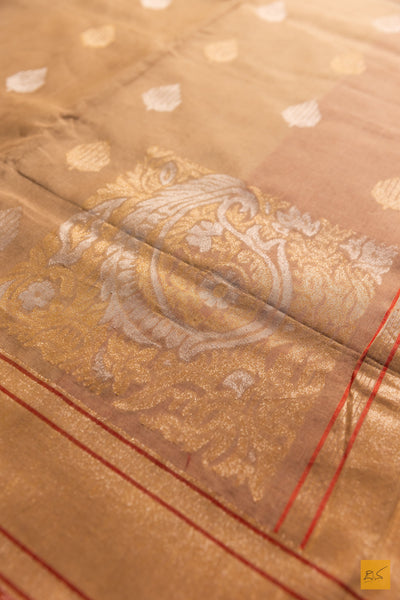 Trisha- Offwhite Banarasi Pure Cotton Handwoven Saree