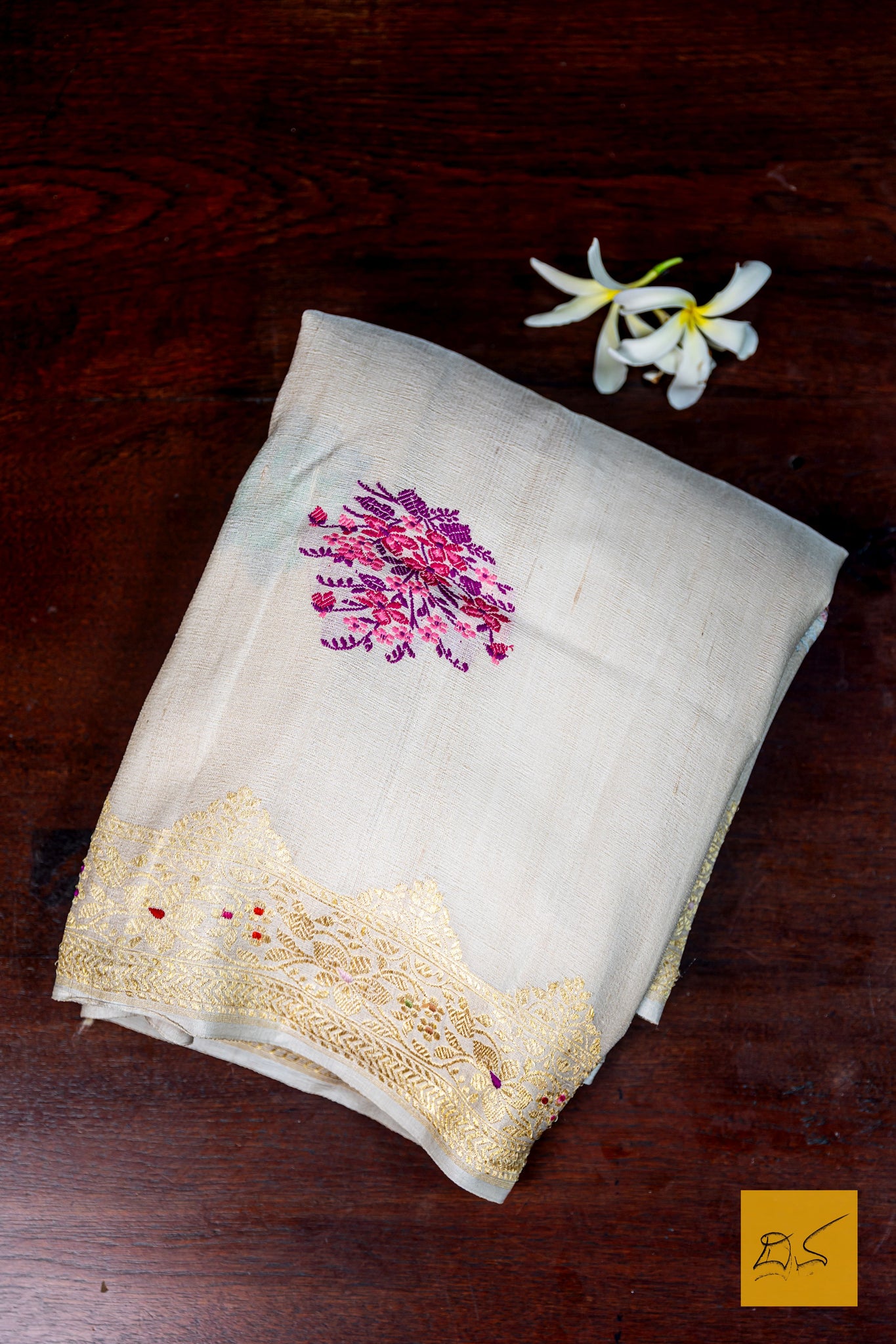 Madhura- Off White Banarasi Tusser Silk Handwoven Saree