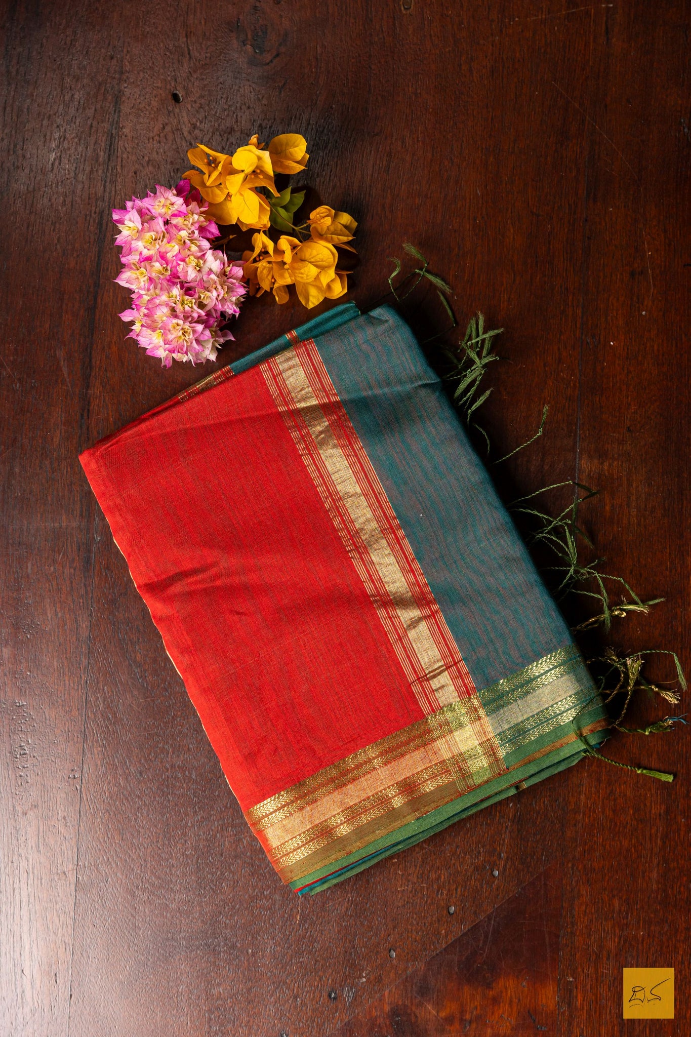 Taruni- Green-Red Maheshwari Silk Cotton Handwoven Saree