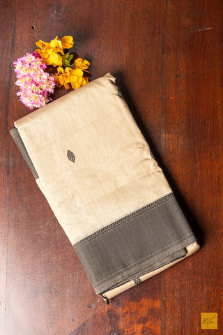 Padmamala- Off White Maheshwari Silk Cotton Handwoven Saree