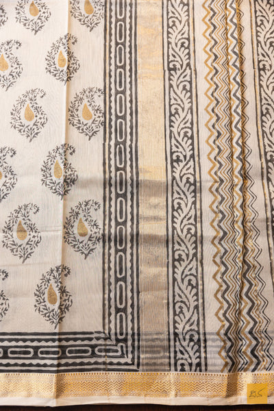 Gauthami- Off White Printed Maheshwari Silk Cotton Handwoven Saree