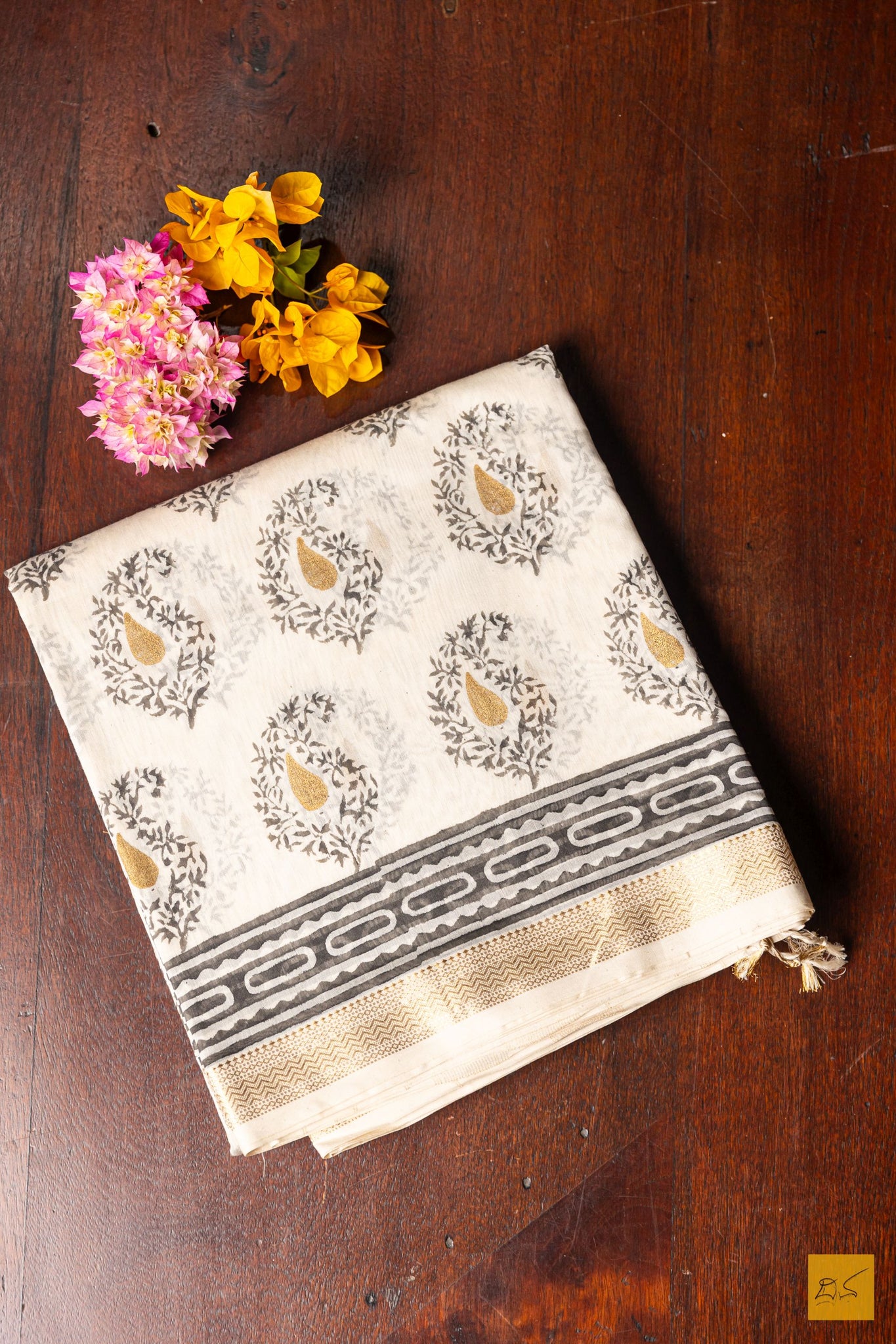 Gauthami- Off White Printed Maheshwari Silk Cotton Handwoven Saree