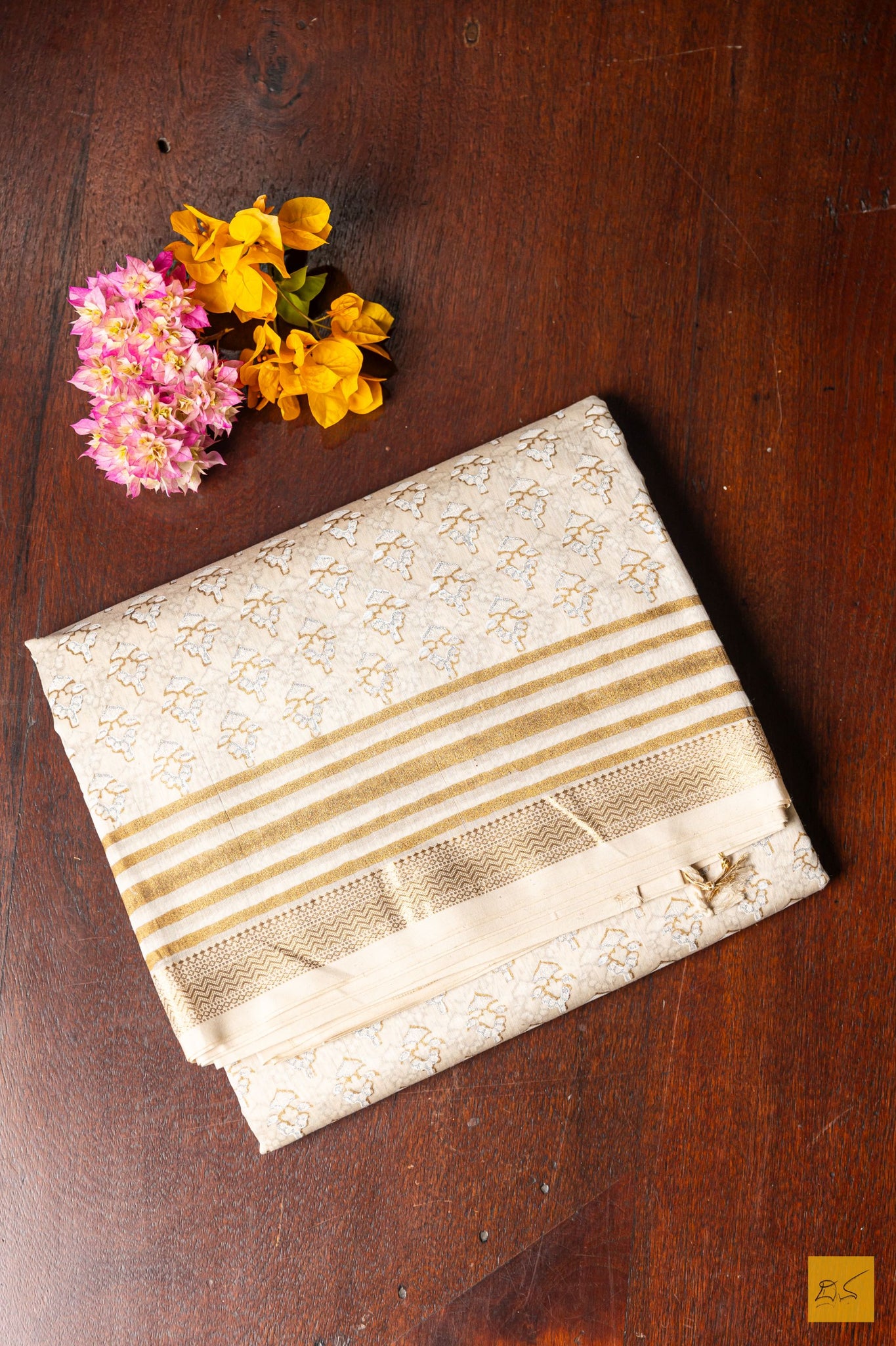 Ishani- Off White Printed Maheshwari Silk Cotton Handwoven Saree