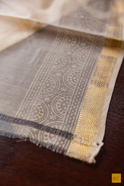 Jahnavi- Off White Printed Maheshwari Silk Cotton Handwoven Saree