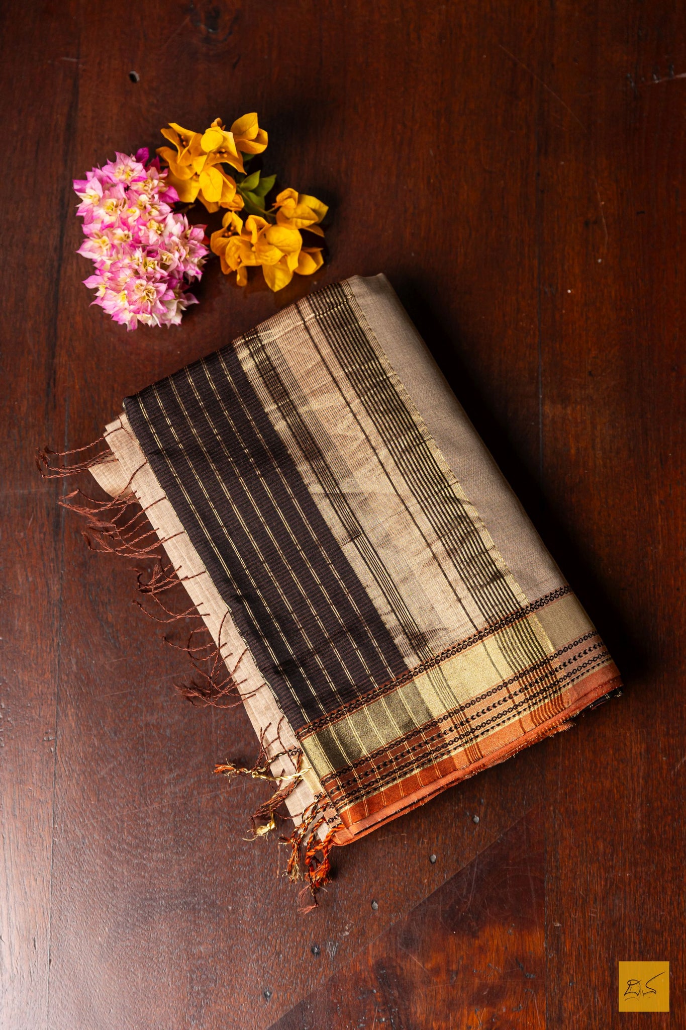 Mahadevi- Peach Maheshwari Silk Cotton Handwoven Saree