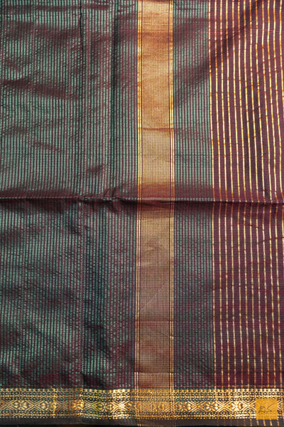 Swasthi- Green- Red Maheshwari Garbh Reshmi Handwoven Saree